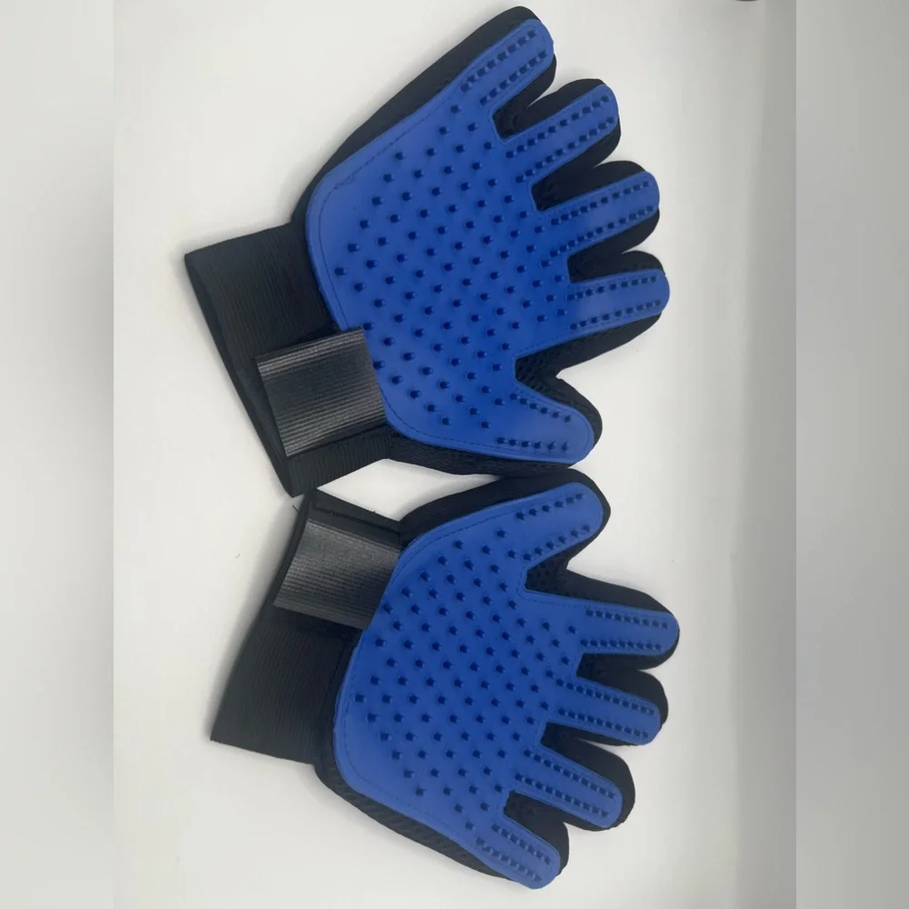 Pet gloves hair brush